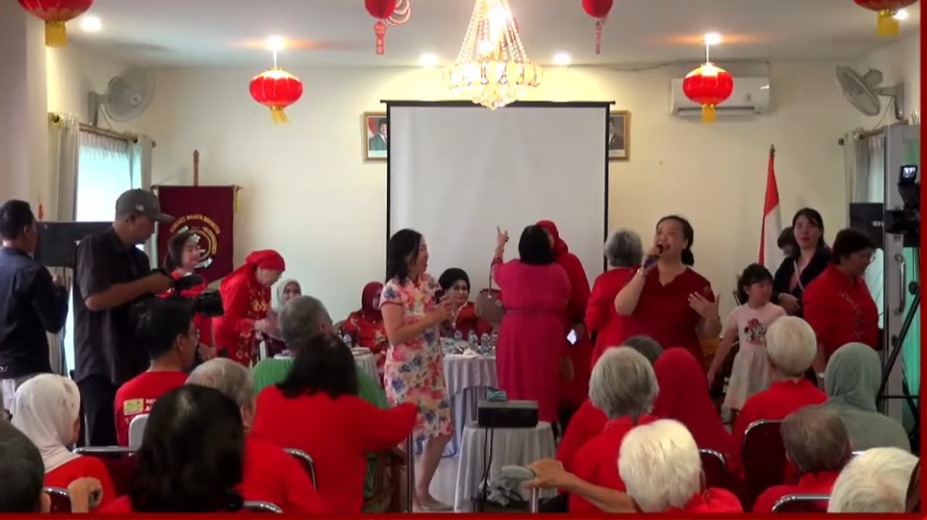 Omah Opah Rayakan Imlek dengan Sukacita
