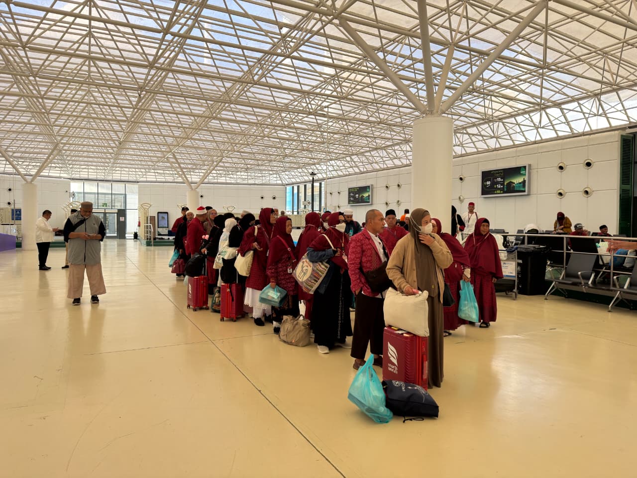 10.060 Jamaah Umrah Tiba di Tanah Air, KJRI Jeddah Siaga 24 Jam Pastikan Perlindungan Maksimal di Tengah Eskalasi